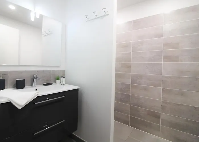 Les Bulles Avec Jacuzzi Privatif & Parking Prive Apartamento *